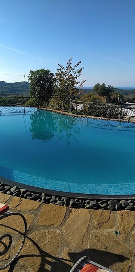 Turisalba Hotel Ishem Luaran gambar